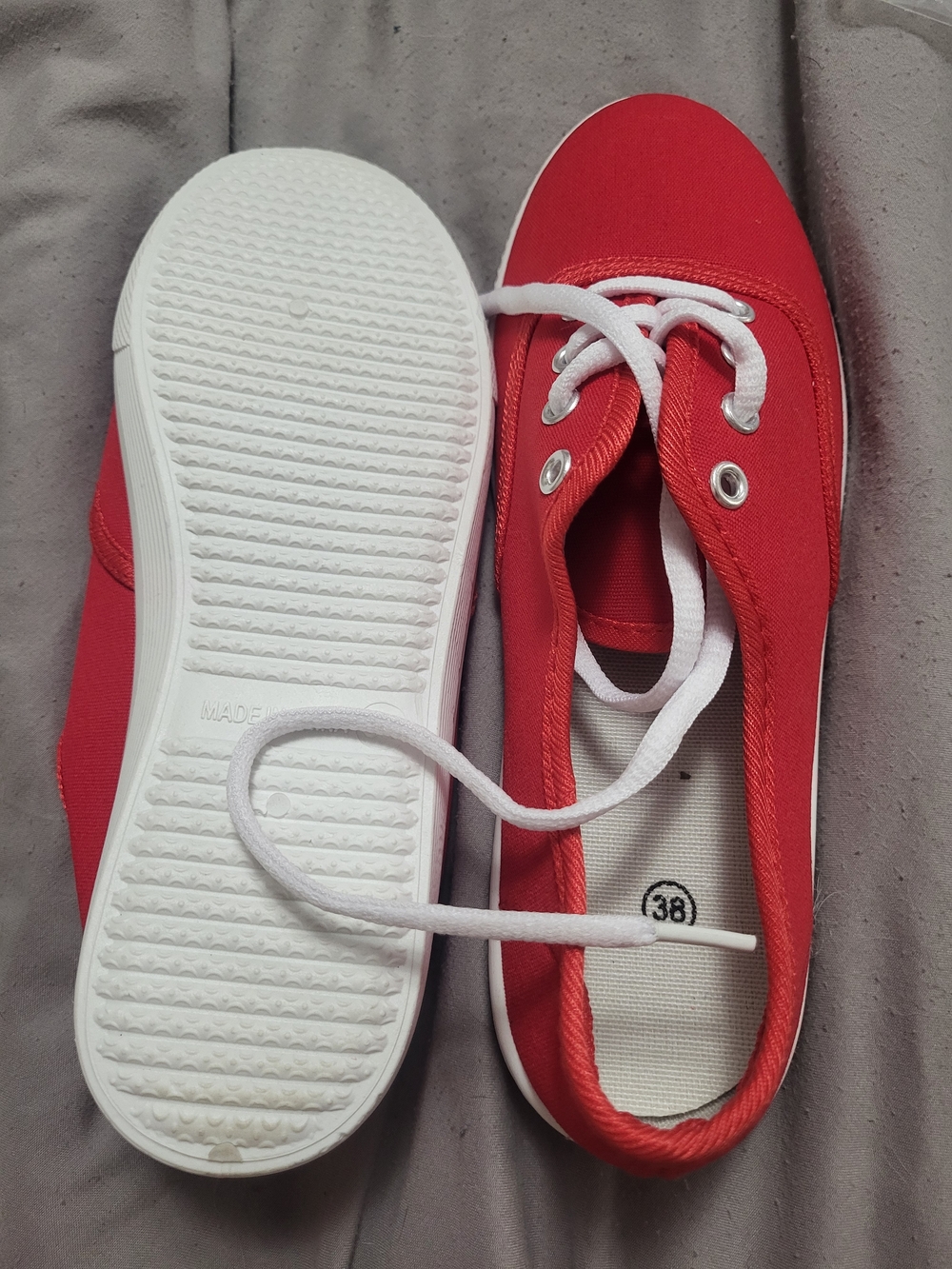 Women’s Red Canvas Lace-Up Sneakers Size 7